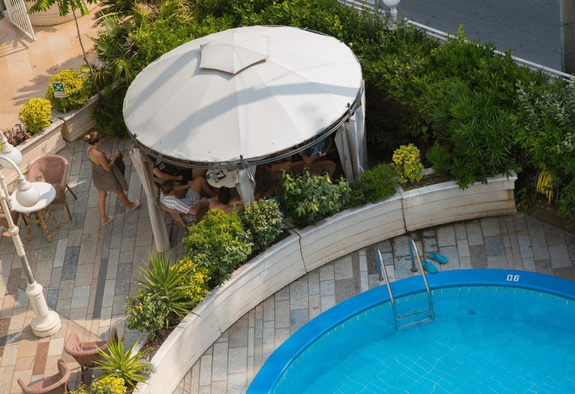 Ambassador Hotel 4*