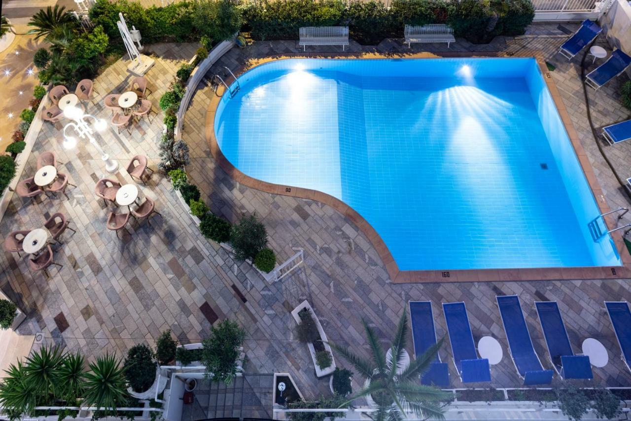 Ambassador Hotel 4*