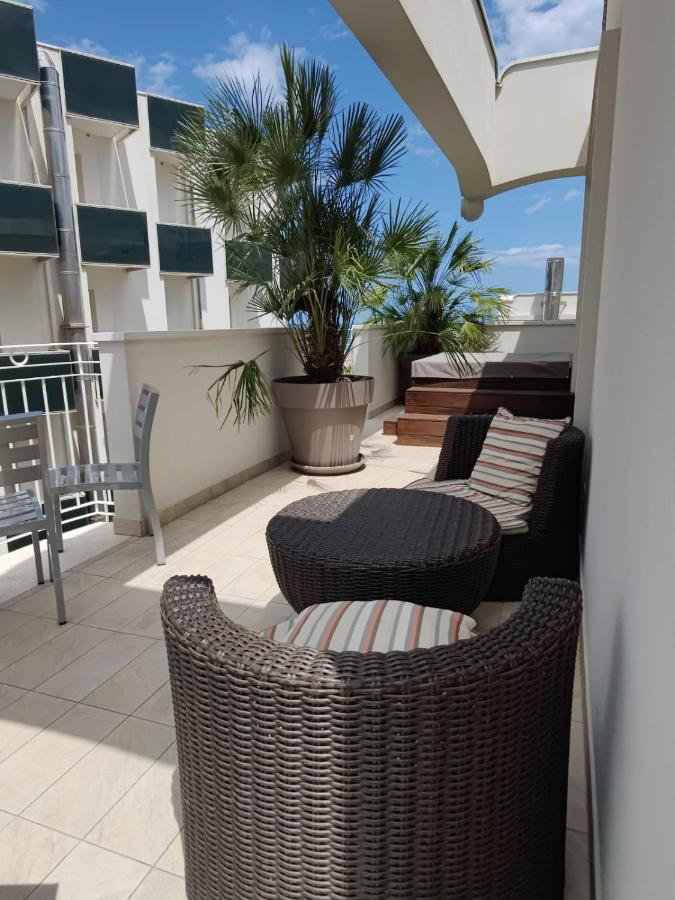 Hotel Ambassador
