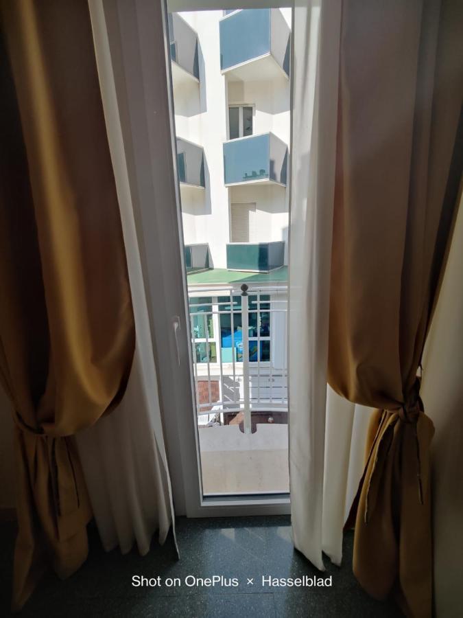 Ambassador 4*