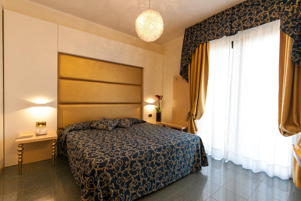 Hotel Ambassador