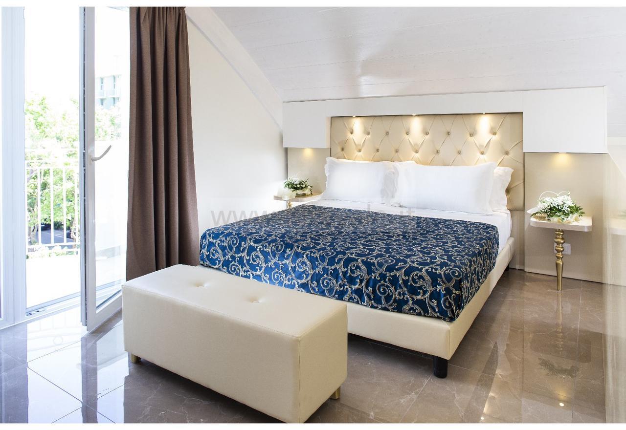 Hotel Ambassador